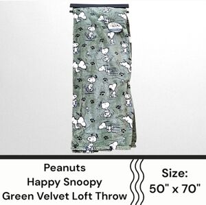 Peanuts Happy Snoopy Throw Green Velvet Loft 50" x 70"